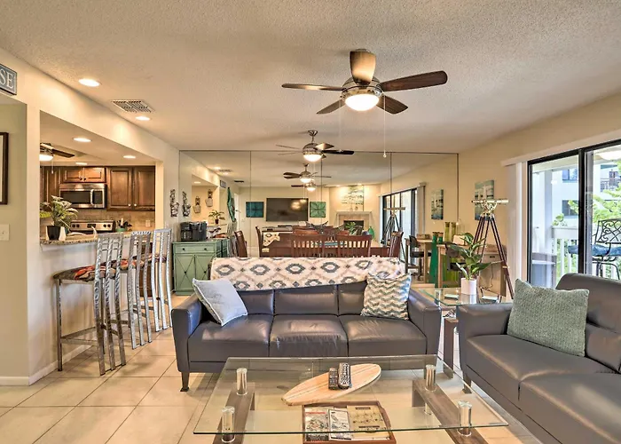Sea La Vie: Sunny Indian Rocks Condo! Holiday home