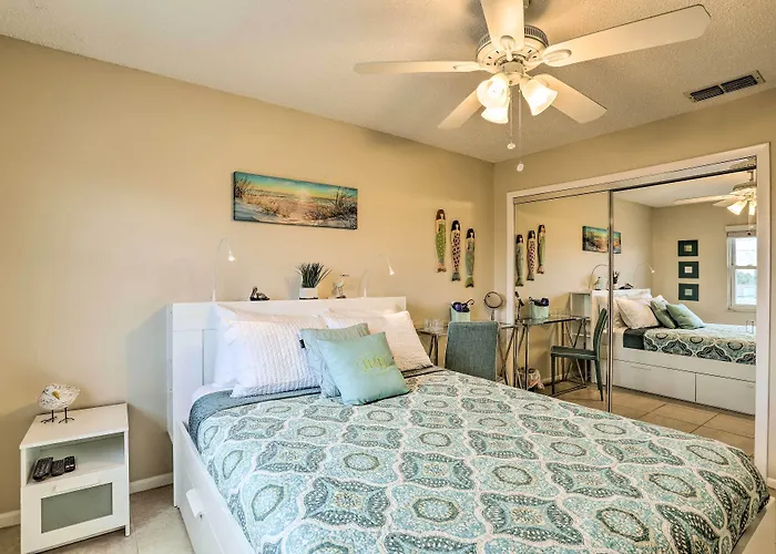 Sea La Vie: Sunny Indian Rocks Condo! Clearwater Beach